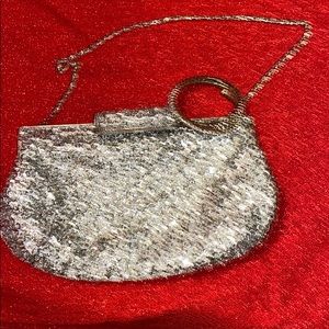 👛🤍 Silver Sequin Clutch With Bracelet 🤍
